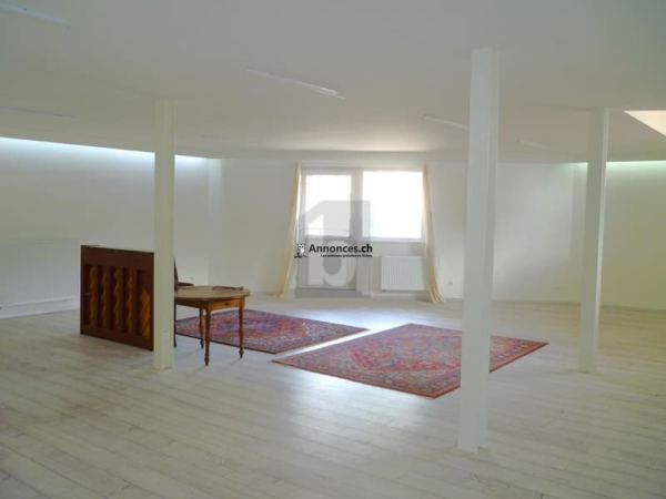 Loft de 102 m² au centre du village de Ballaigues à louer