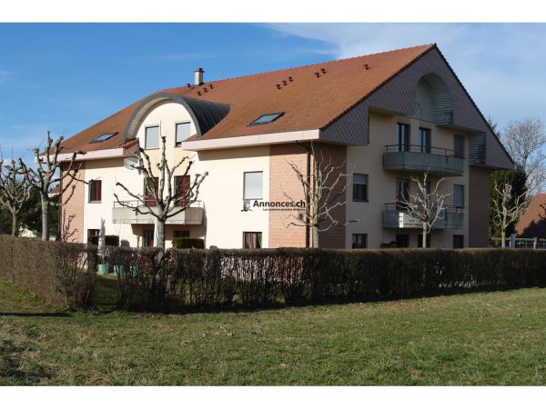 Logement avec 2 balcons / A proximité des commodités