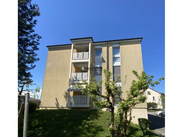 Spacieux et lumineux avec 2 balcons