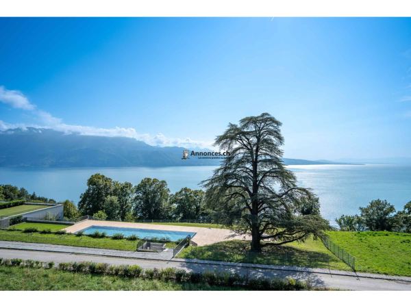 ATTIQUE NEUF DE STANDING 5.5 P VUE PLONGEANTE SUR LE LAC