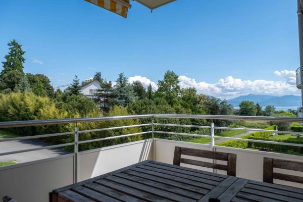 Appartement de 4.5 pièces situé à cinq minutes à pieds du bord du lac
