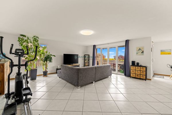 Spacieux appartement de 4,5 pièces avec vue dégagée