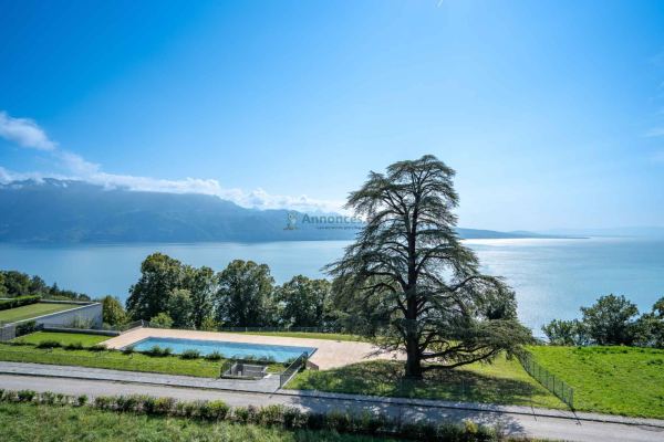 ATTIQUE NEUF DE STANDING 5.5 P VUE PLONGEANTE SUR LE LAC