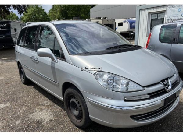PEUGEOT 807 2.0 16V (ST) Family+