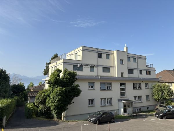 Bel appartement de 3,5 pièces en attique, vue lac à Pully
