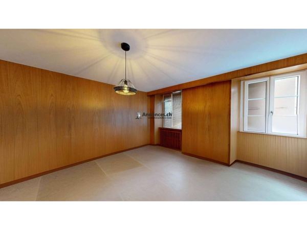 Spacieux appartement 4.5 pièces rénové - Cachet assuré