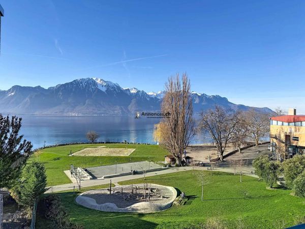 Grand attique de 2,5 pièces au bord du lac