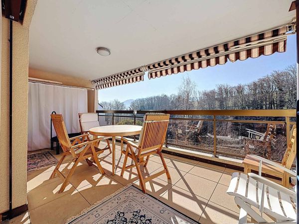 Bel appartement traversant avec balcon plein sud