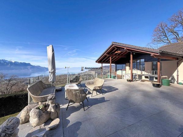 Villa de standing avec panorama grandiose sur le Léman