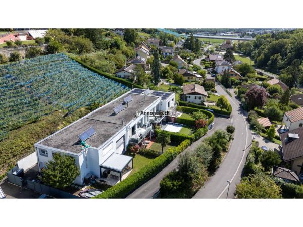 Villa moderne de 5.5 pièces avec 2 balcons, 2 terrasses et jardin