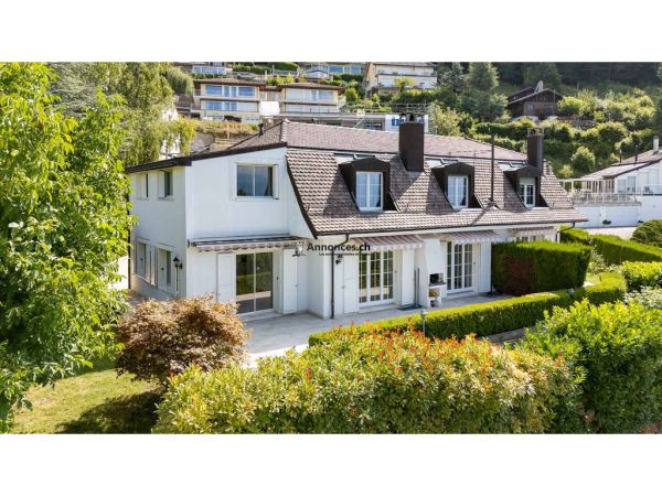Magnifique maison mitoyenne de 5,5 pièces avec vue sur le lac