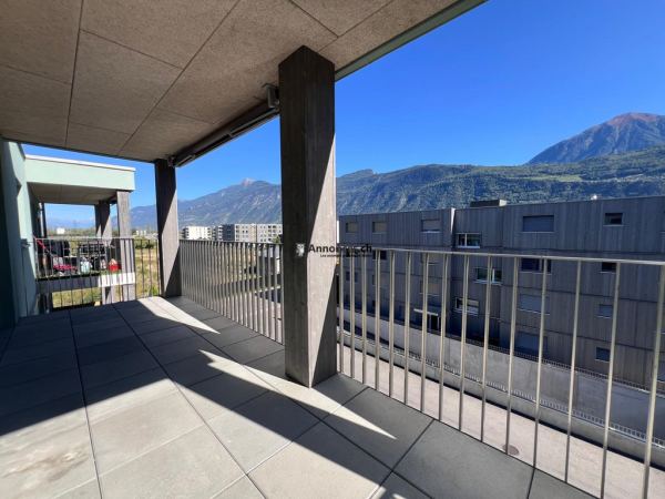 bel appartement 2.5 pièces au dernier étage
