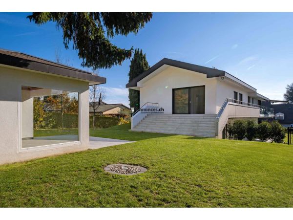 Un bien d’exception alliant confort, modernité, espaces généreux et vue lac