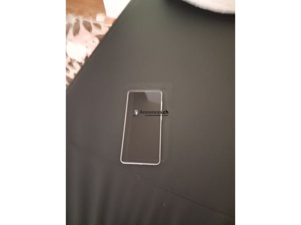 Samsung s26+ bonne état marche bien avec facture